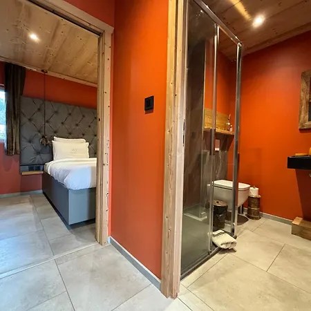 Les Secrets - & דירה